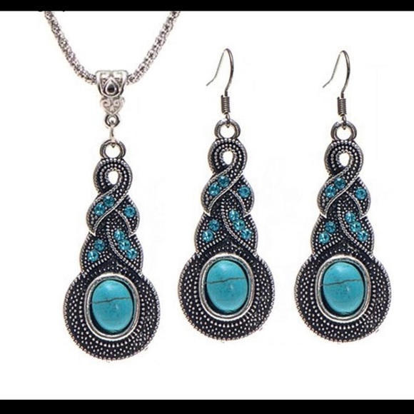 Blue Crystal Vintage Necklace Earring Set - Picture 2 of 3